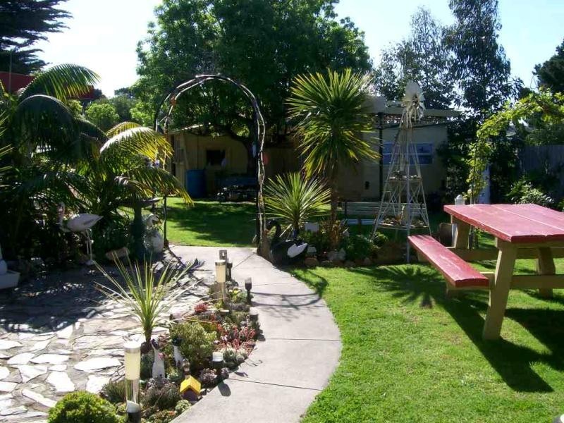 11A LYREBIRD COURT, Lakes Entrance VIC 3909