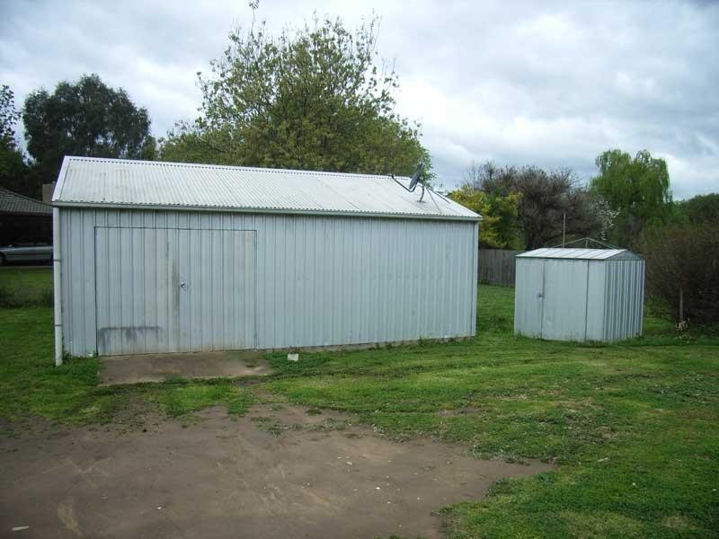 8 Sheltons Lane, Swifts Creek VIC 3896