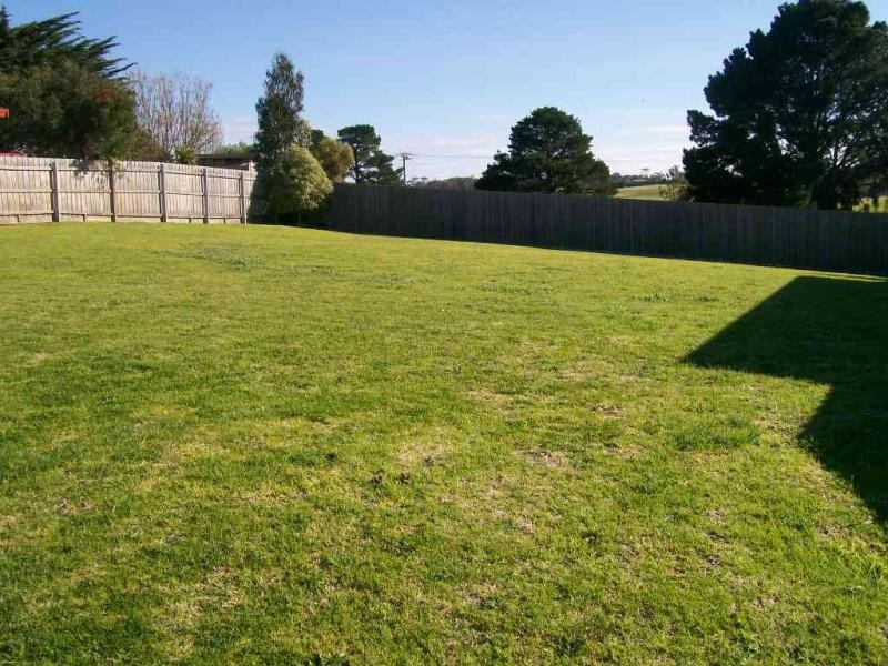 16 NEW STREET, Lakes Entrance VIC 3909