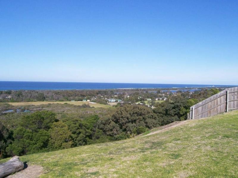 16 NEW STREET, Lakes Entrance VIC 3909