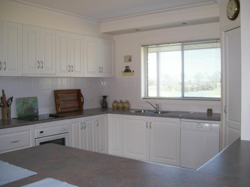 25 TRANQUIL COURT, Lakes Entrance VIC 3909