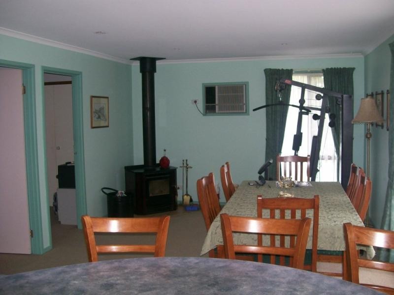 15 BRONSDON STREET, Lakes Entrance VIC 3909