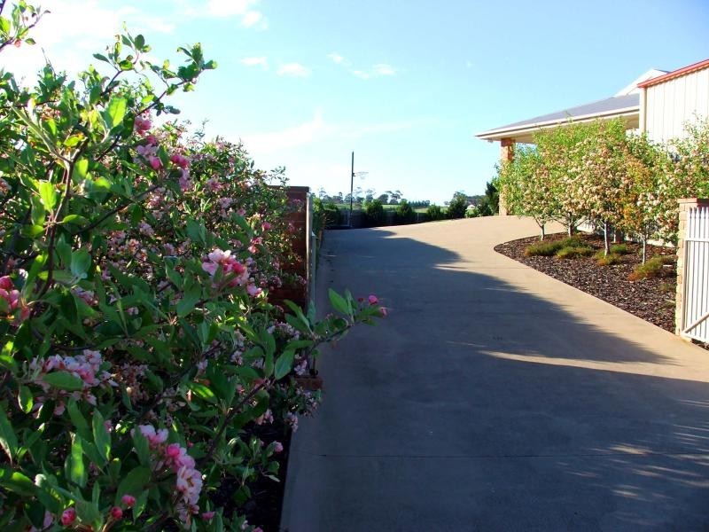 62 STIRLING DRIVE, Lakes Entrance VIC 3909