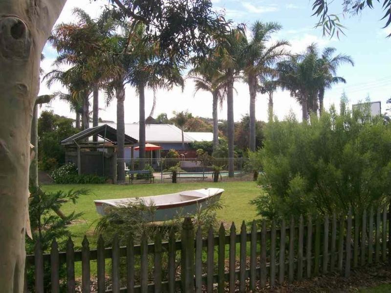 1 MERRANGBAUR STREET, Lakes Entrance VIC 3909