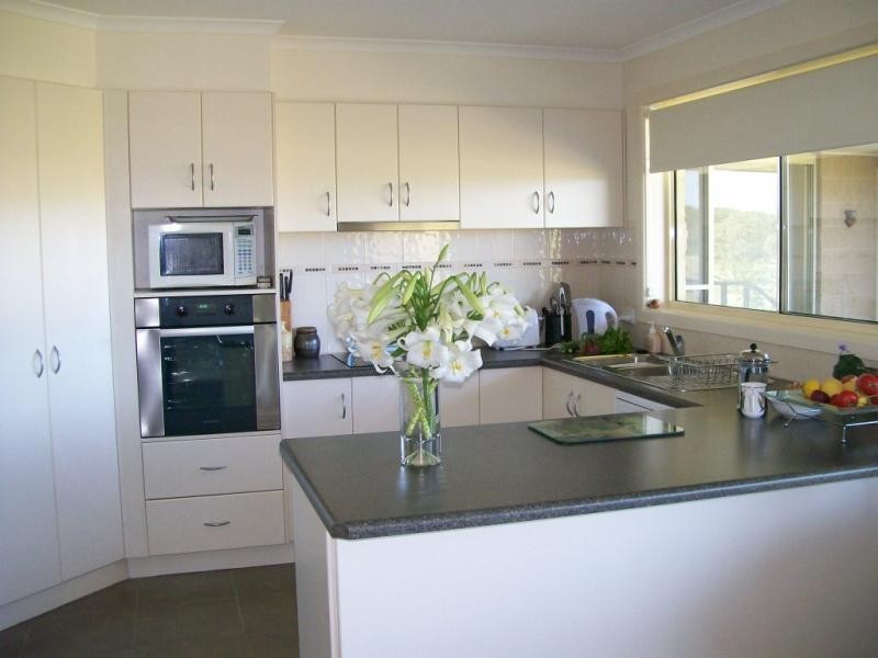 51 LINDAMAY COURT, Lakes Entrance VIC 3909