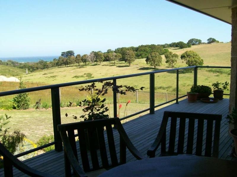 51 LINDAMAY COURT, Lakes Entrance VIC 3909