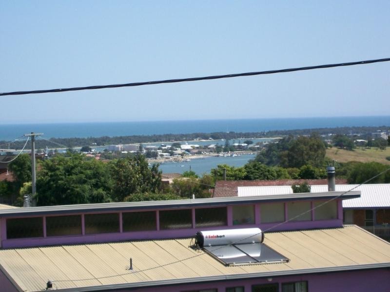 26 GRANDVIEW ROAD, Lakes Entrance VIC 3909