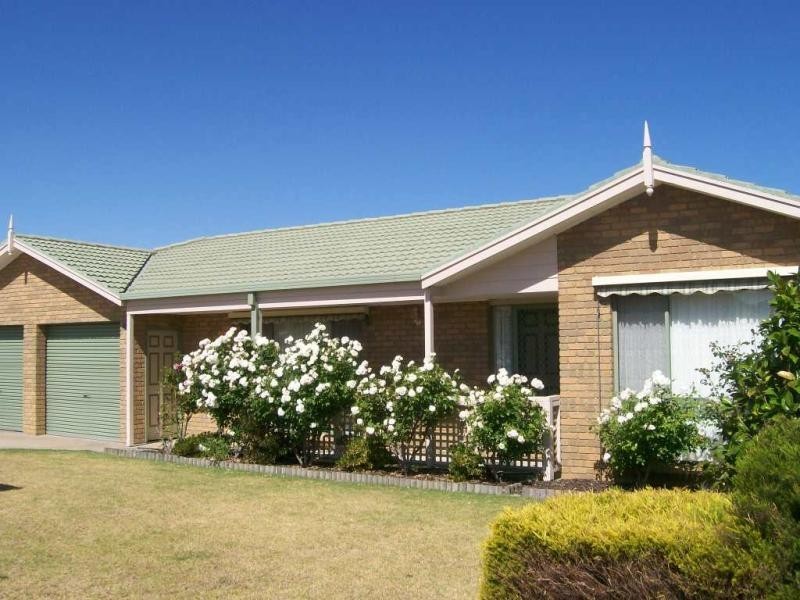 39 STIRLING DRIVE, Lakes Entrance VIC 3909