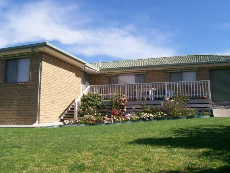 39 STIRLING DRIVE, Lakes Entrance VIC 3909