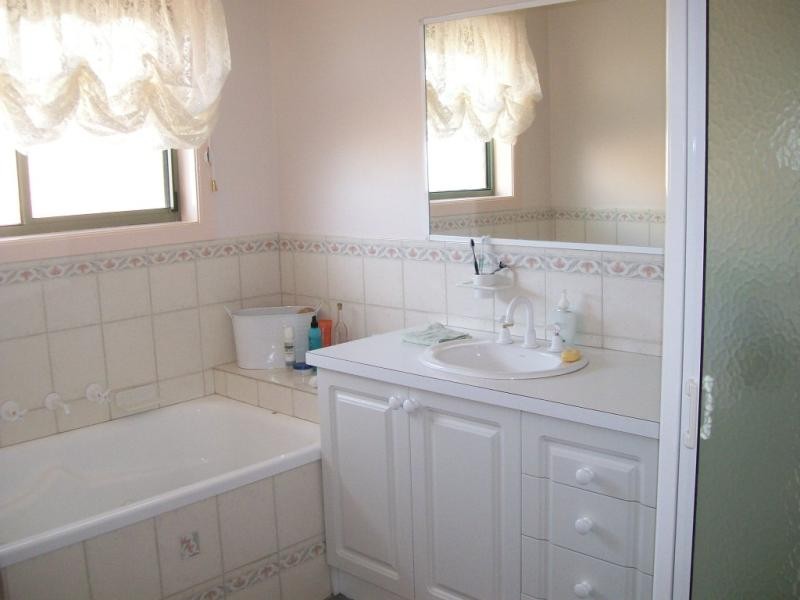 39 STIRLING DRIVE, Lakes Entrance VIC 3909