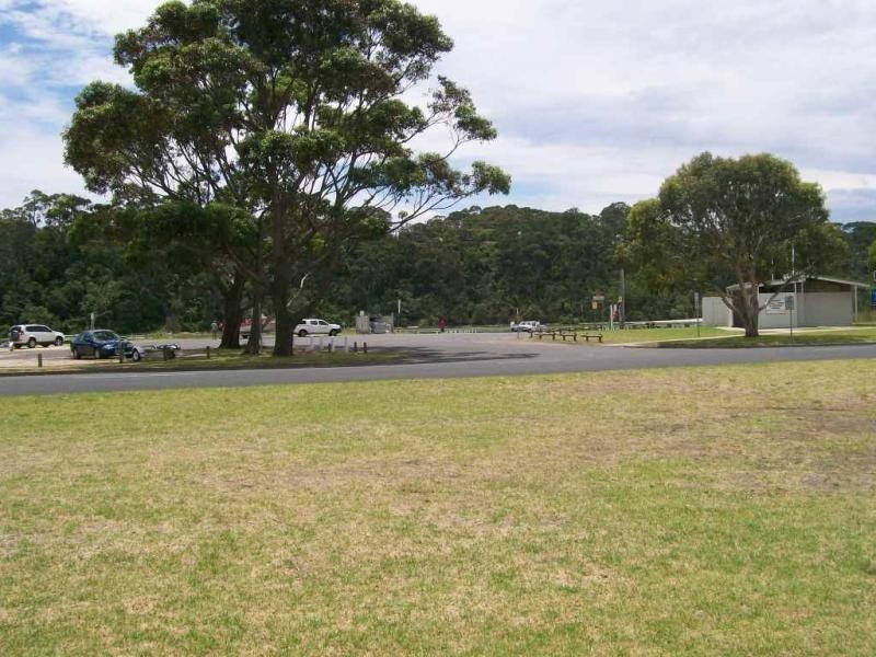 16 MARINE PARADE, Lakes Entrance VIC 3909