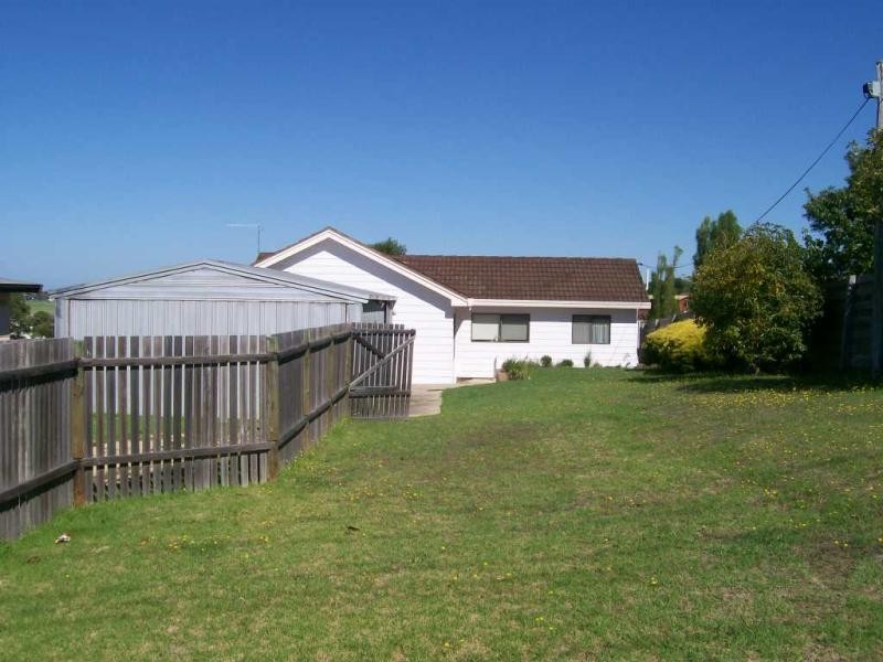 47 MCCULLOUGH STREET, Lakes Entrance VIC 3909