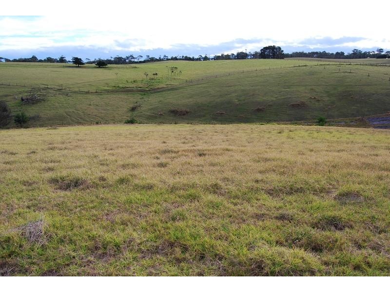 81 STIRLING DRIVE, Lakes Entrance VIC 3909