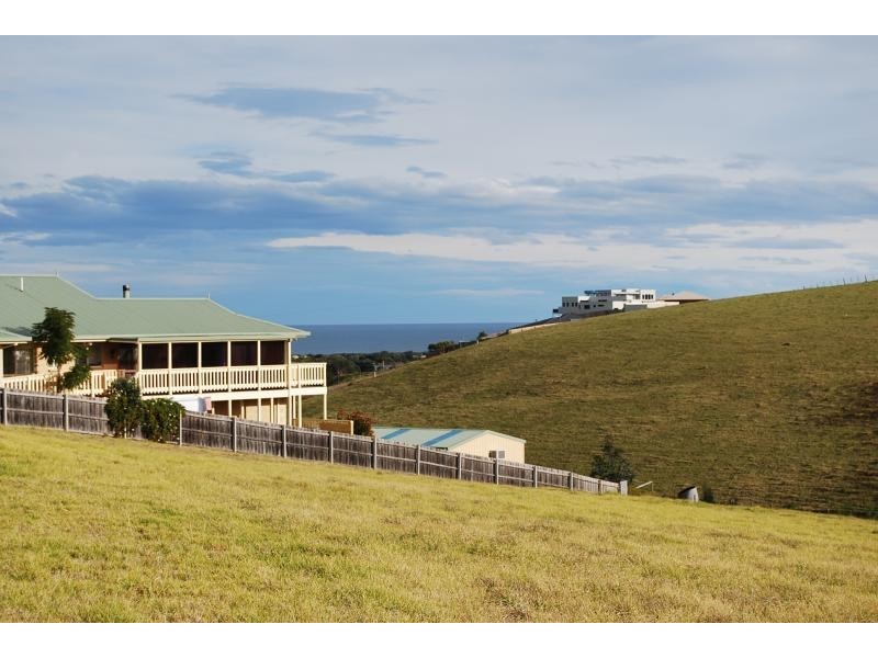 81 STIRLING DRIVE, Lakes Entrance VIC 3909