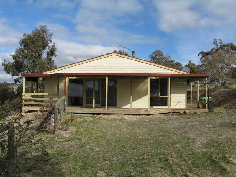 12 Hankshaw Hill Road, Omeo VIC 3898