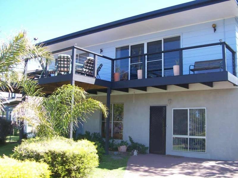 53 OCEANVIEW PARADE, Lakes Entrance VIC 3909