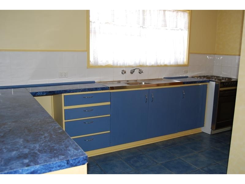 10 PETERSEN STREET, Lakes Entrance VIC 3909