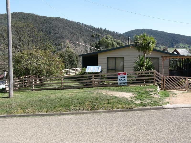 16 Cooper Street, Omeo VIC 3898