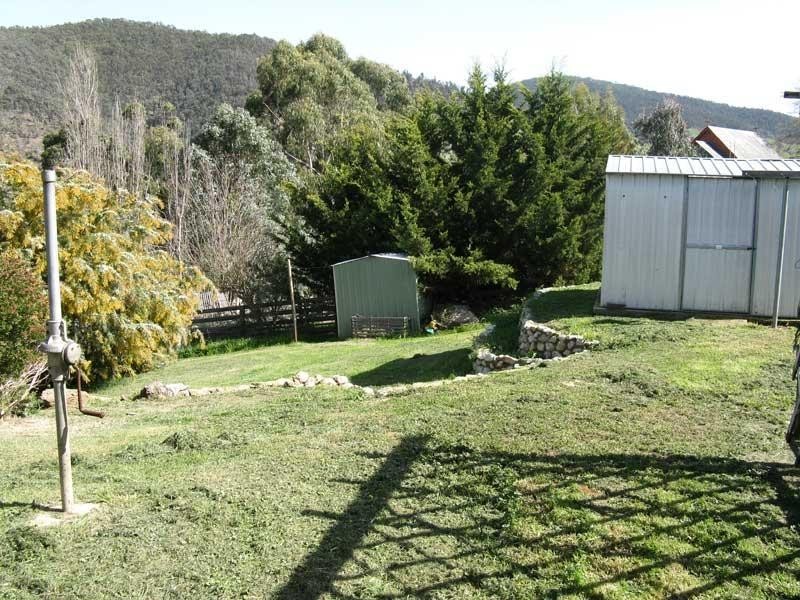 16 Cooper Street, Omeo VIC 3898