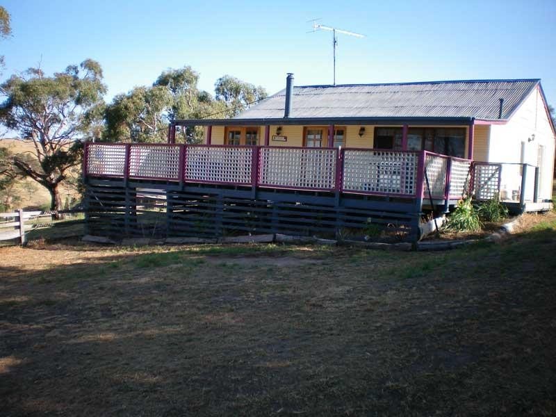 8 Hankshaw Hill Road, Omeo VIC 3898