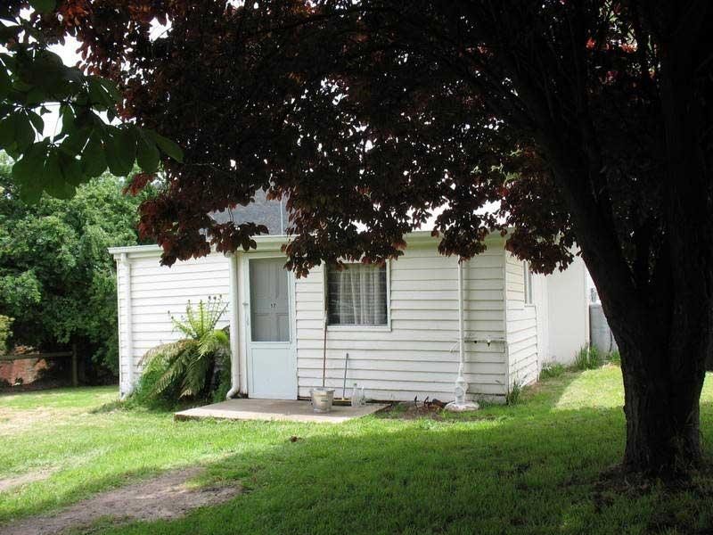 17 Cooper Street, Omeo VIC 3898