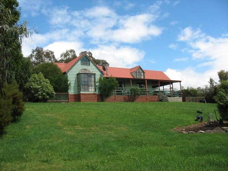 13 McCoy Street, Omeo VIC 3898