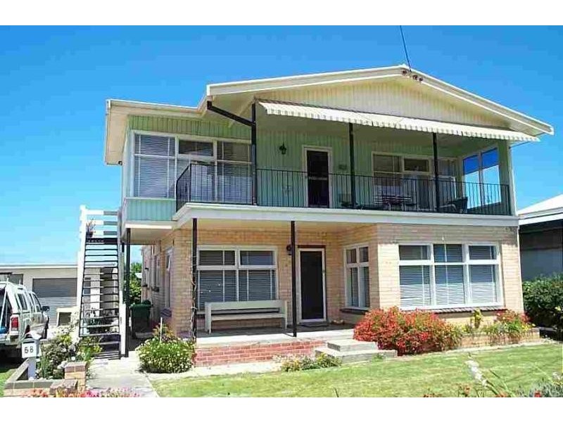 2/58 Marine Parade, Lakes Entrance VIC 3909