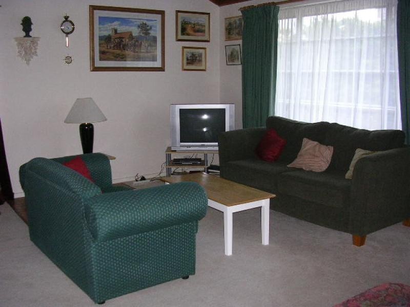3 Point Road, Lakes Entrance VIC 3909