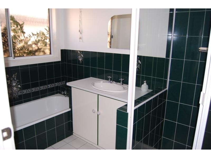 3 Point Road, Lakes Entrance VIC 3909