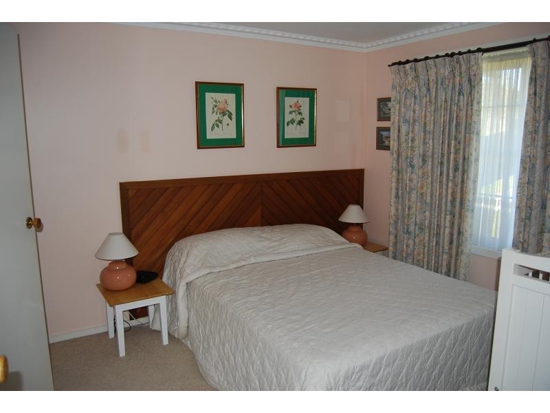 3 Point Road, Lakes Entrance VIC 3909