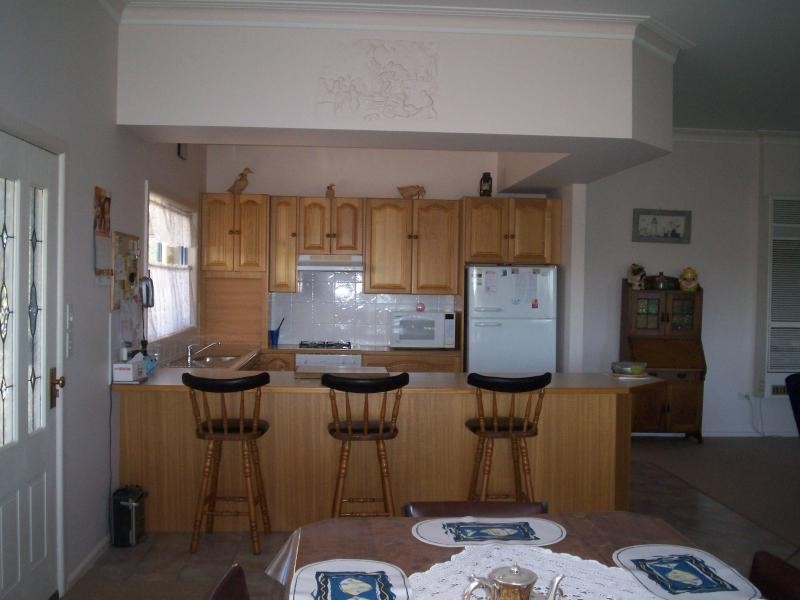 3 Ocean View Parade, Lakes Entrance VIC 3909