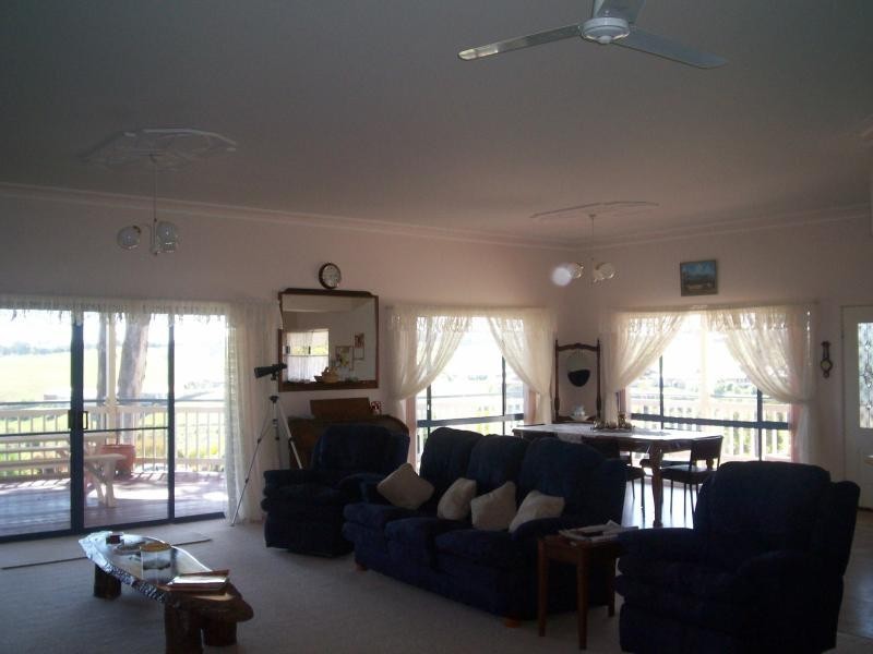 3 Ocean View Parade, Lakes Entrance VIC 3909