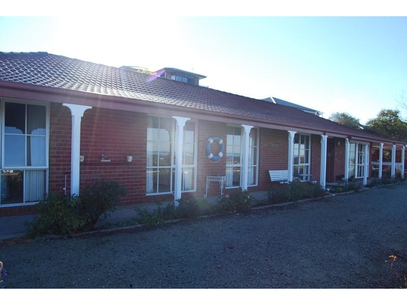 5 Bass Close, Lakes Entrance VIC 3909