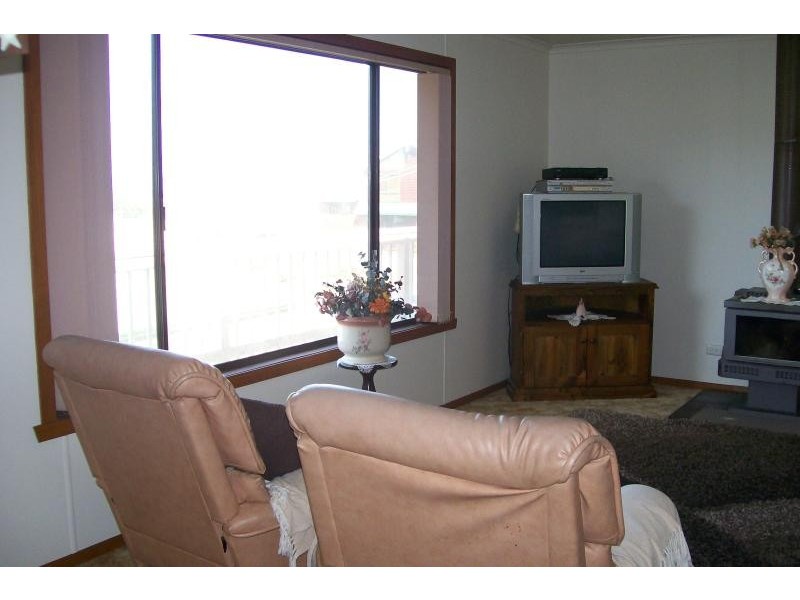 46 McCullough St, Lakes Entrance VIC 3909