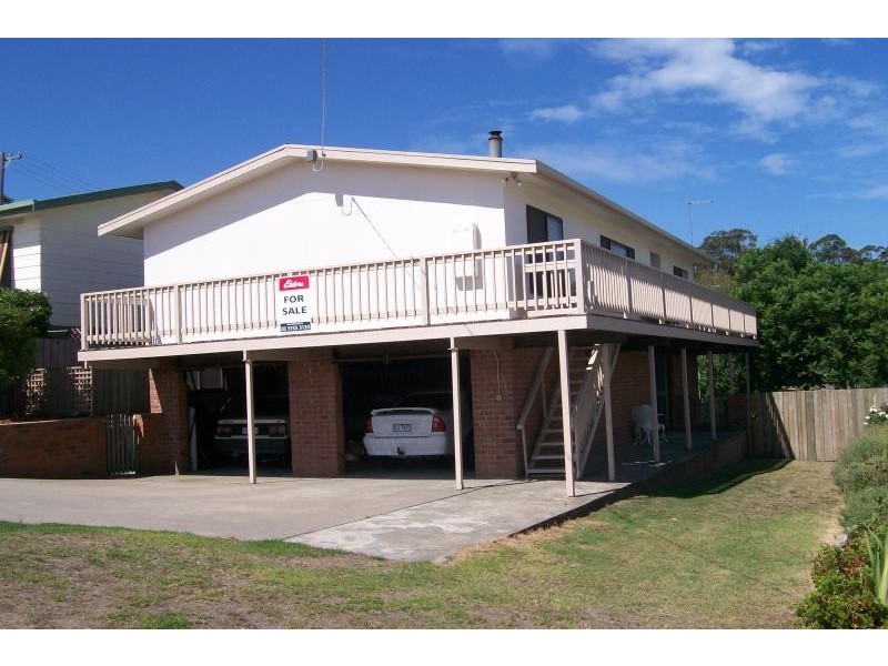 46 McCullough St, Lakes Entrance VIC 3909