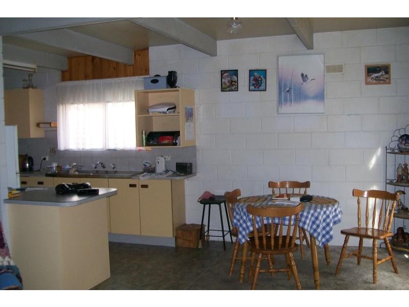 41 Capes Rd, Lakes Entrance VIC 3909