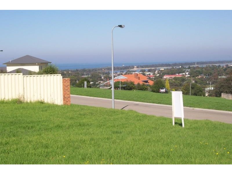26 SEA LAKES CLOSE, Lakes Entrance VIC 3909