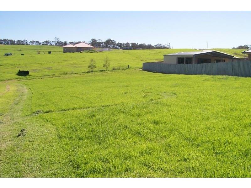 97 Stirling Drive, Lakes Entrance VIC 3909