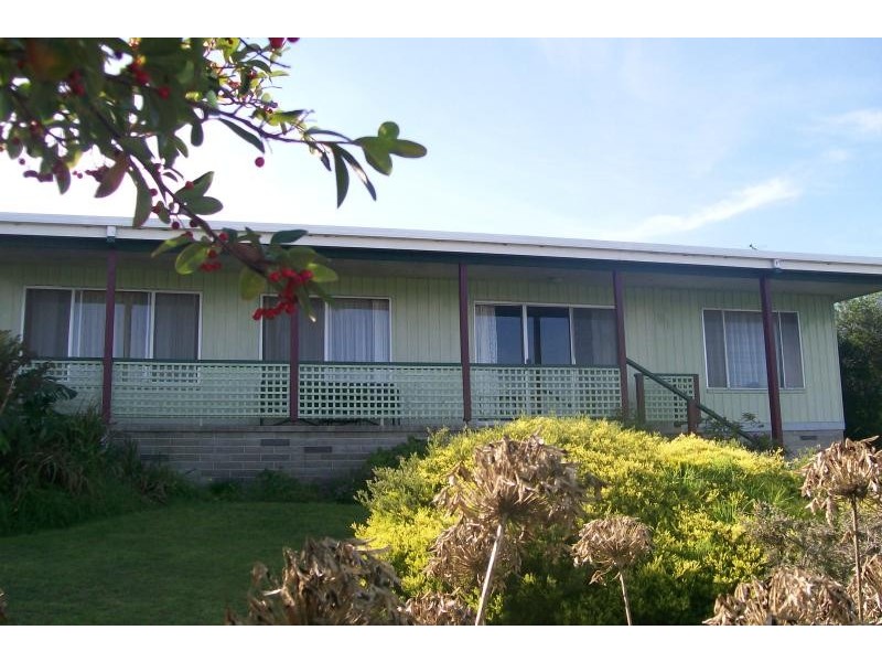 28 O’Neills Rd, Lakes Entrance VIC 3909