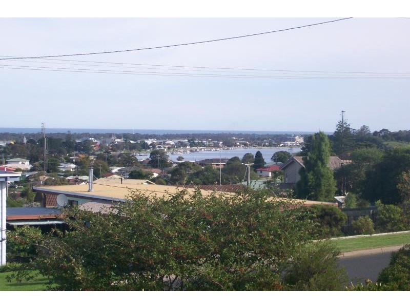 28 O’Neills Rd, Lakes Entrance VIC 3909