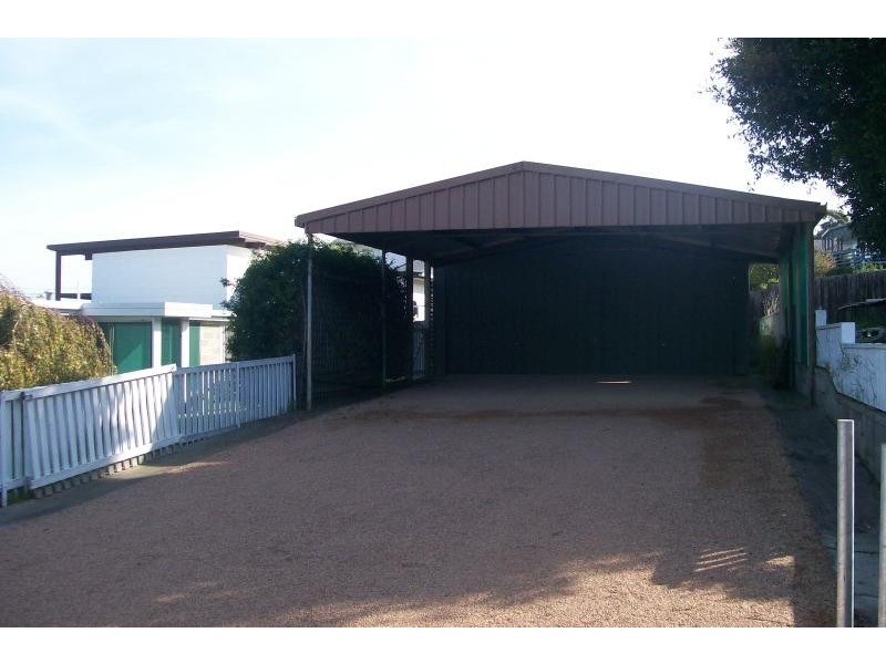 28 O’Neills Rd, Lakes Entrance VIC 3909