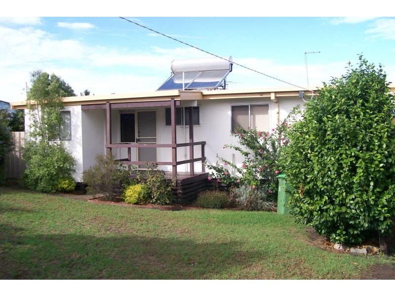 33 Capes Road, Lakes Entrance VIC 3909