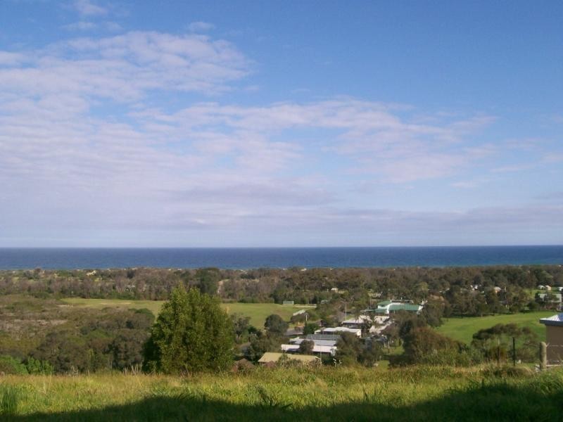 Unit 4/8 Bung Yarnda Crt, Lakes Entrance VIC 3909
