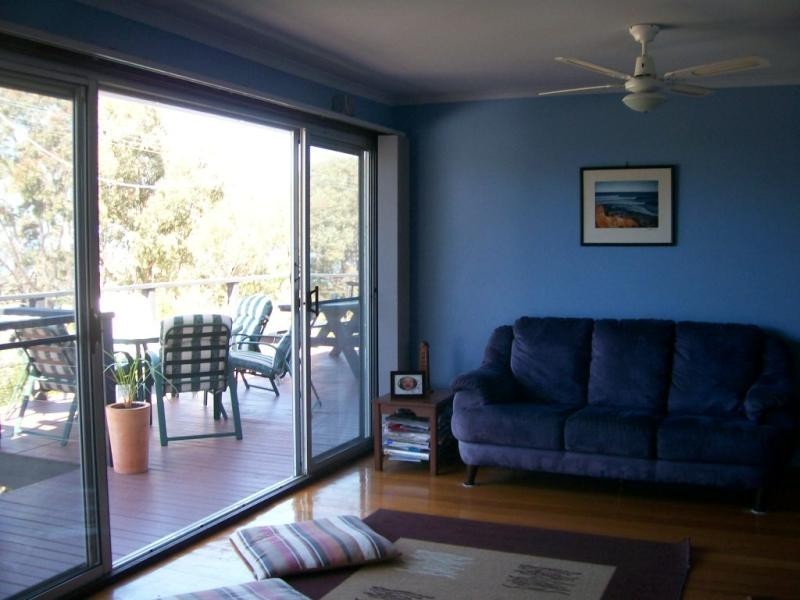 53 Ocean View Parade, Lakes Entrance VIC 3909