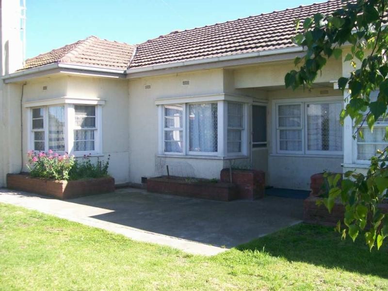 11 Staunton Street, Lakes Entrance VIC 3909