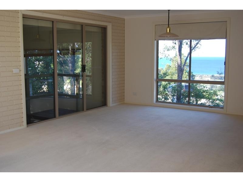 1/17 Ocean View Parade, Lakes Entrance VIC 3909