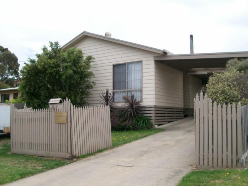 31 West Cresent, Lakes Entrance VIC 3909