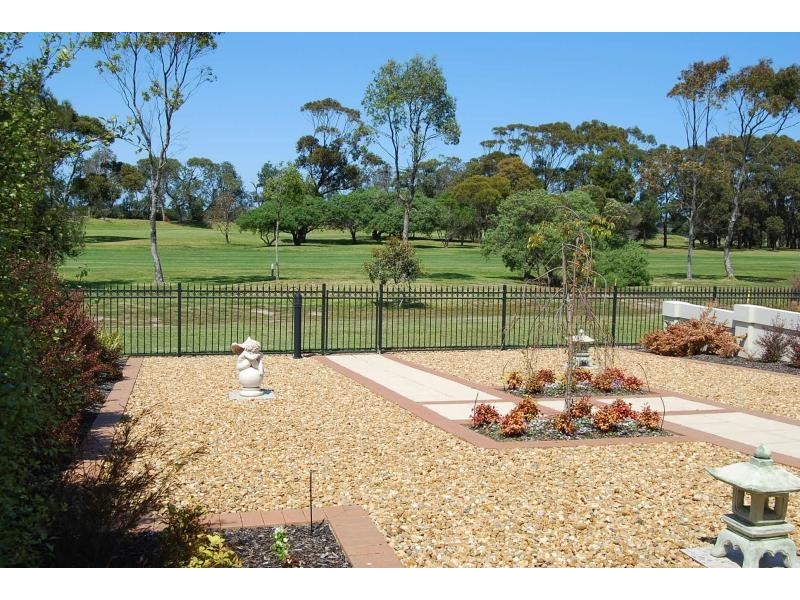Unit 8/122 Golf Links Road, Lakes Entrance VIC 3909