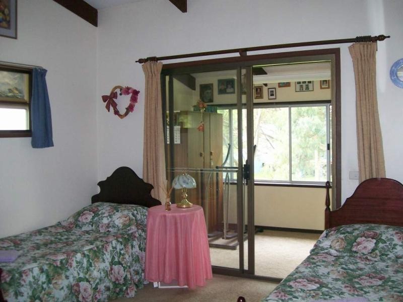 30 Loop Road, Lakes Entrance VIC 3909