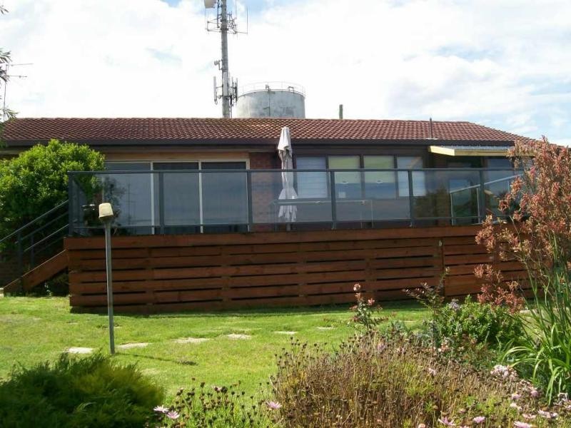 19 Capes Road, Lakes Entrance VIC 3909